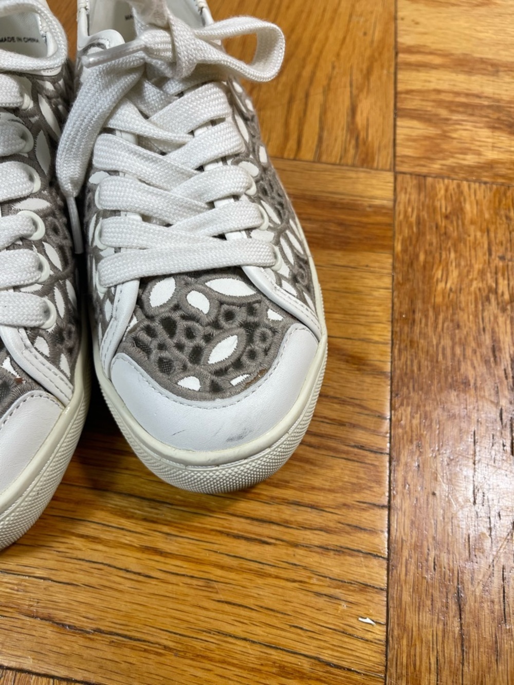 Tory Burch Greyish Beige White Rhea Floral Lace Lace Up Casual Sneakers - Picture 3 of 4